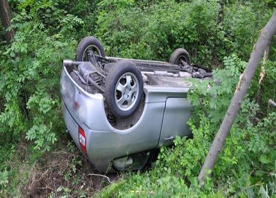 colpo di sonno auto fuori strada