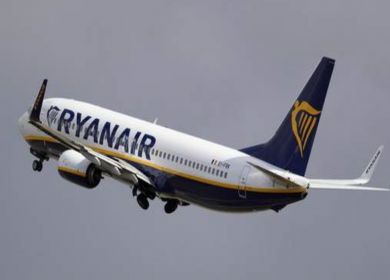 aereo ryanair in decollo