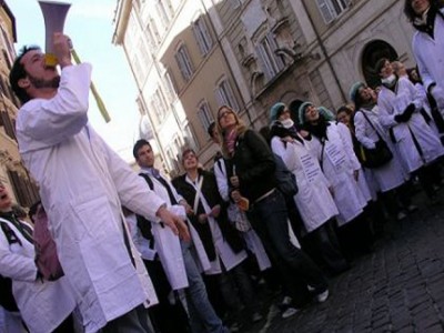 medici che protestano