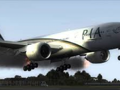 Disastro aereo a Karachi: aereo Pakistan International Airlines (PIA) si schianta al suolo - VIDEO 