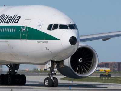 Bird strike volo Linate - Palermo: uccelli finiscono in un motore, aereo Alitalia per Palermo decolla e torna indietro a Linate