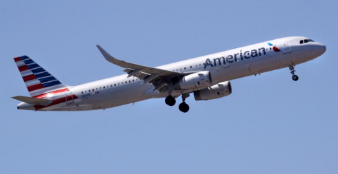 Spavento in volo. Falso allarme aereo in fiamme, volo American Airlines, Londra Heathrow - New York, fatto atterrare a Dublino