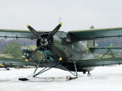 L'aereo passeggeri atterra in emergenza nella foresta: diversi feriti