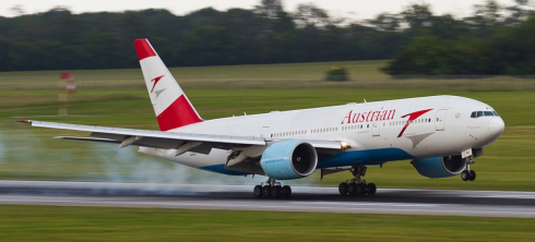 Vienna, odore di bruciato in cabina durante il volo. Atterraggio di emergenza per un aereo Austrian Airlines