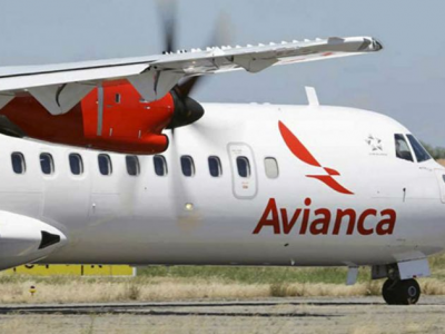 Panico a bordo: volo Avianca scarica il carburante prima dell’atterraggio di emergenza