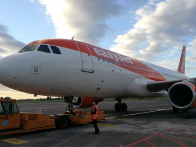 Fumo in cabina per un aereo easyJet, volo deviato ed atterraggio d'emergenza a Malpensa