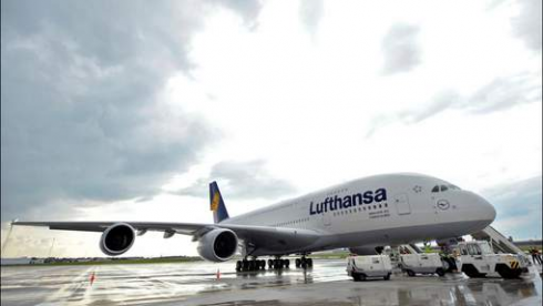 Fumo in cabina per un aereo Lufthansa, atterraggio prioritario