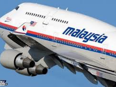 Malore sul volo Malaysia Airlines diretto a Melbourne in Australia. Aereo effettua atterraggio d'emergenza 