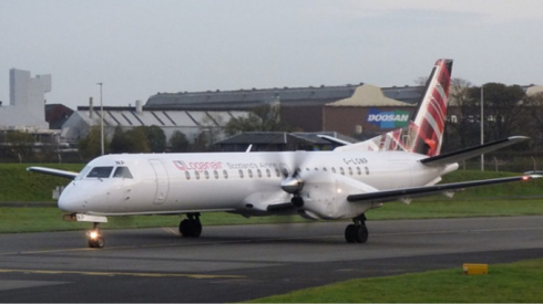 L'aereo è investito da uno stormo di uccelli e deve rientrare. Paura sul volo Loganair per Glasgow