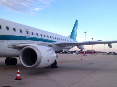 Paura in volo, problemi al carrello e l'aereo per Firenze torna indietro