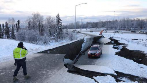 Le impressionanti foto del terremoto in Alaska