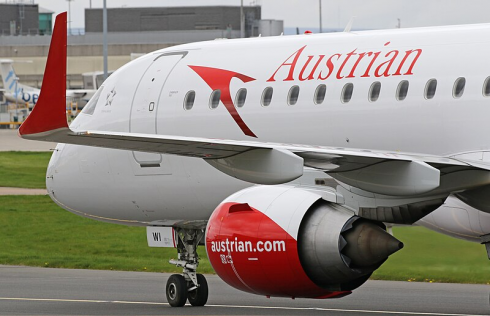 Volo da Vienna a Napoli, fulmine colpisce l'aereo pieno di passeggeri subito dopo il decollo