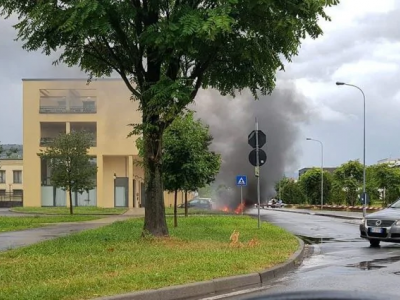 Esplode auto a gas, in gravi condizioni il conducente