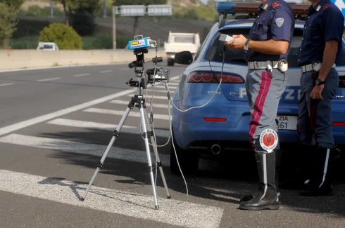 Autovelox. Cassazione: nullo il verbale se non è indicata l’autorizzazione del Prefetto a installare lo strumento di rilevazione della velocità sulla strada