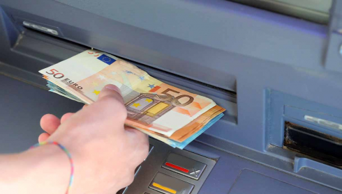 Allarme Europol, bancomat nel mirino di «bande criminali senza scrupoli»