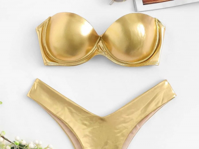 Acquisti online e curiosità. Francia: ordina su Internet un costume da bagno per sua moglie e riceve invece lingotti d'oro.