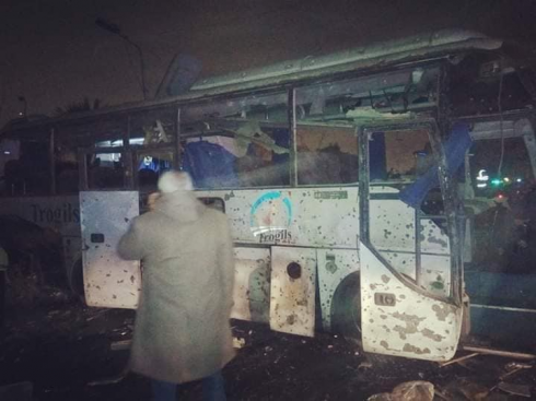 Viaggiare sicuri. Egitto: bomba nei pressi delle piramidi di Giza, colpito un bus turistico