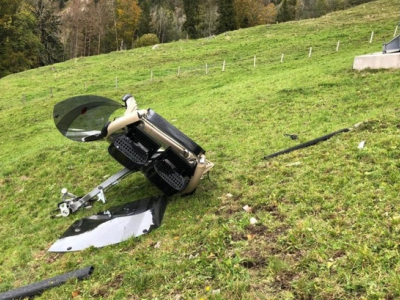 Svizzera, una cabina della funivia si schianta al suolo