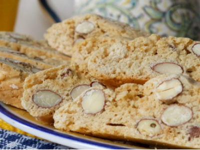 Pezzi di metallo nei Cantucci Toscani di Terre d’Italia, Carrefour richiama le confezioni. 