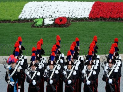 carabinieri in alta uniforme