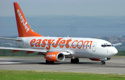 Volo Catania - Milano Malpensa, aereo interrompe decollo dopo bird-strike