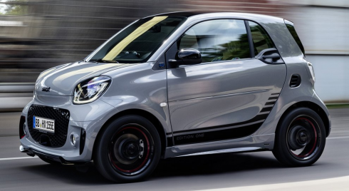 Maxi richiamo per Daimler fortwo EQ: il tetto potrebbe staccarsi.