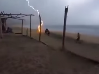 Un fulmine uccide due persone sulla spiaggia in Messico