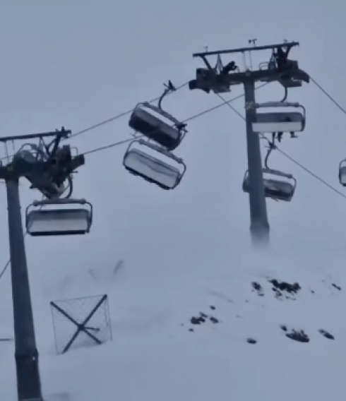 Breuil-Cervinia, passeggeri della seggiovia sorpresi da raffiche di vento oltre i 110 km orari. Ecco il video