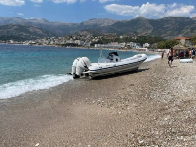 Motoscafo travolge e uccide un bambino di 7 anni in riva alla spiaggia di Potam, Himara in Albania