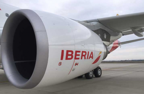 Volo Madrid - Roma Fiumicino dirottato a Barcellona per una perdita di pressione in cabina