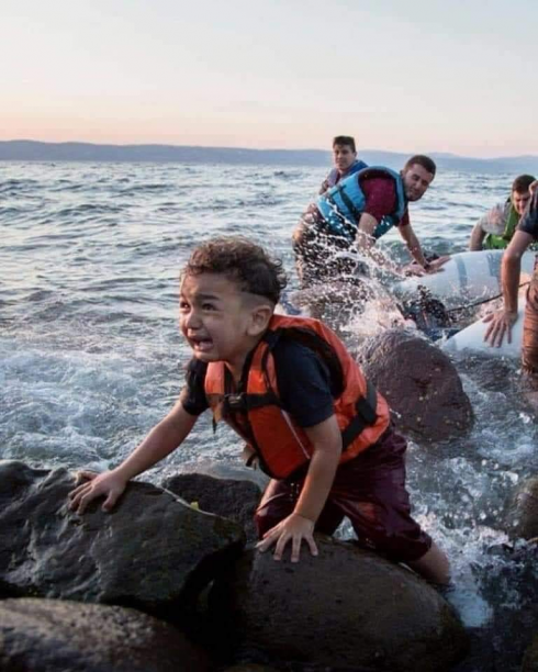 "Un'altra tragedia": si rovescia barca nel Mar Mediterraneo al largo della costa della Tunisia, morte almeno 50 persone