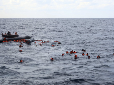 Migranti nuovo dramma nel Mediterraneo, naufragio al largo delle coste della Libia. 