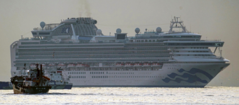 Coronavirus, nave da crociera Diamond Princess isolata nel porto di Yokohama in Giappone 