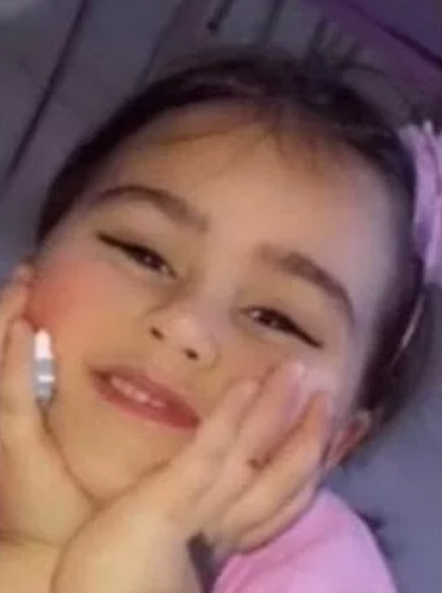 Chi l’ha vista? Nicole, 5 anni, si è allontanata sabato sera da casa scomparendo nei boschi in Molise