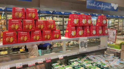 Panettone e pandoro a ferragosto? Al supermercato in bellavista 