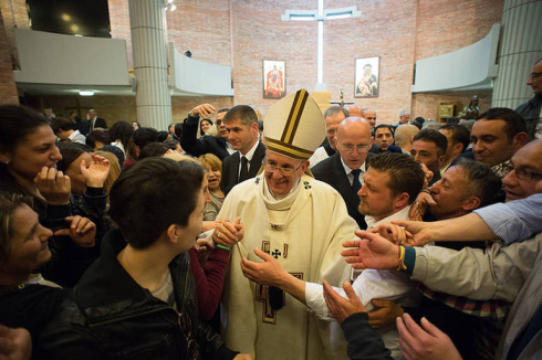 Il Papa ha offerto 15.000 gelati ai carcerati. 