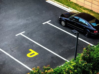 Parcheggio selvaggio in condominio? Condannato alla reclusione e al risarcimento del danno chi parcheggia sempre nel posto degli altri condomini