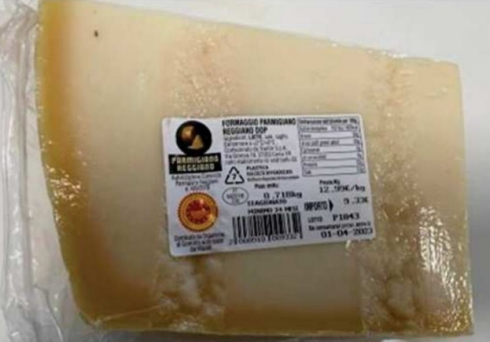 Allergene non dichiarato, richiamato Parmigiano Reggiano per errore di confezionamento