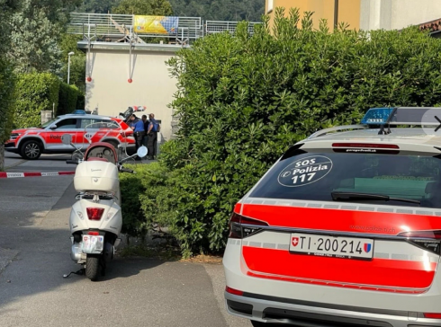 Svizzera, incidente sul lavoro: operaio italiano cade da un tetto e muore