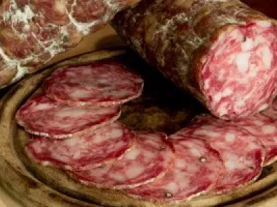 Richiamato dal mercato un lotto di salame: rischio salmonella. 