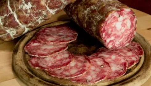 Richiamato dal mercato un lotto di salame: rischio salmonella. 