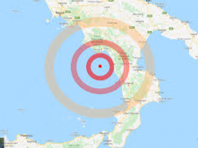 Terremoto alle 6.31 in Calabria. Scosse di magnitudo 4.4, gente per strada