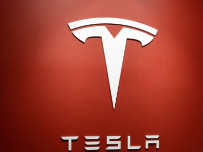 Tesla richiama negli USA 700.000 veicoli per il malfunzionamento della spia TPMS